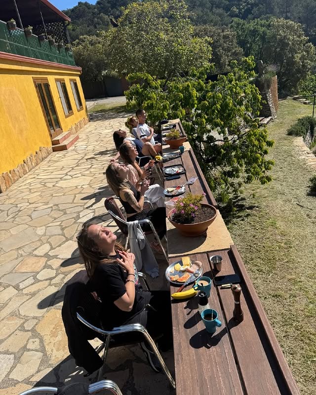 Comida de retiro en entorno natural.