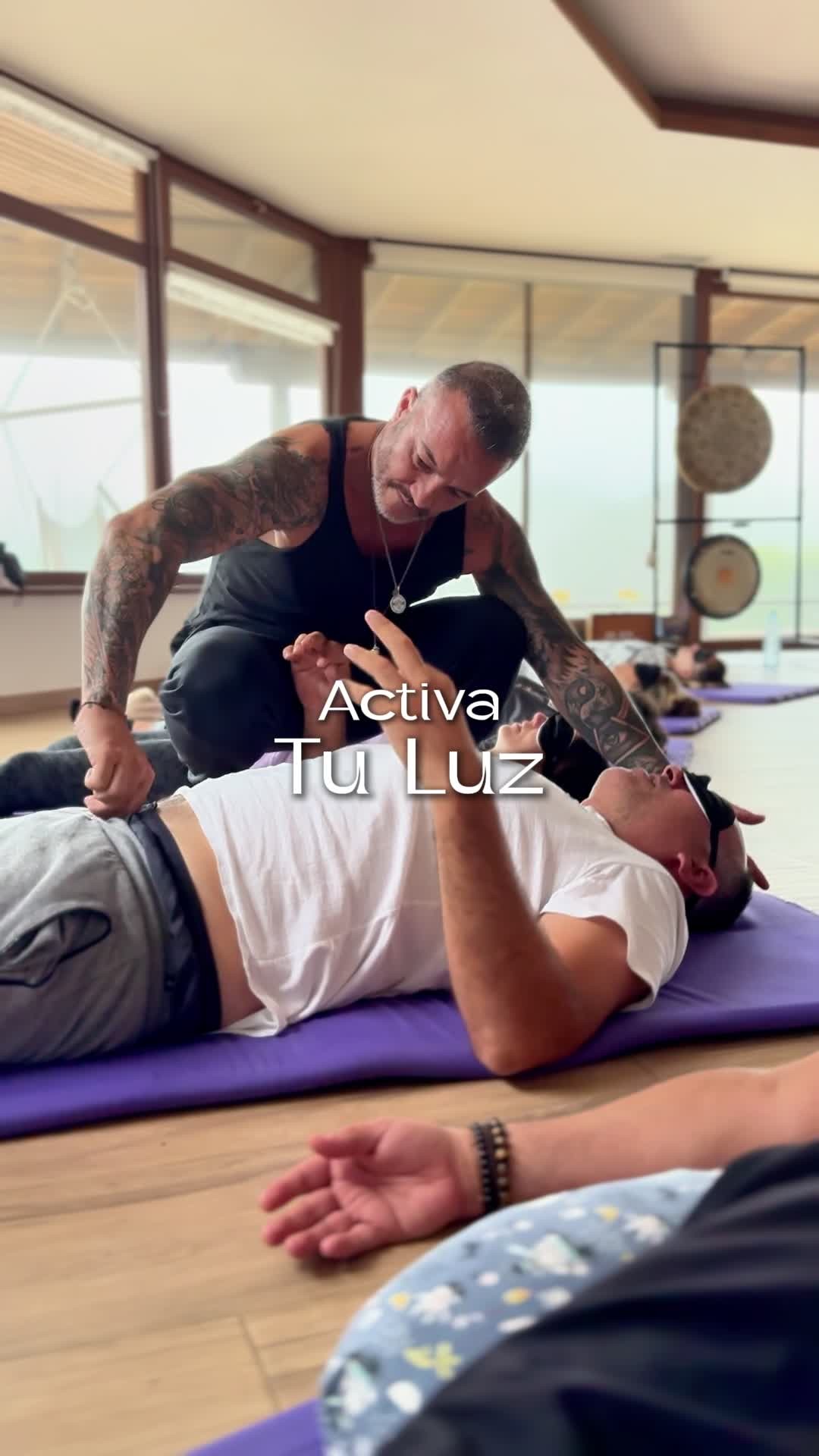 Sesión de Sanación Atman con facilitador.